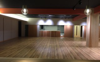 レストランから厨房方面